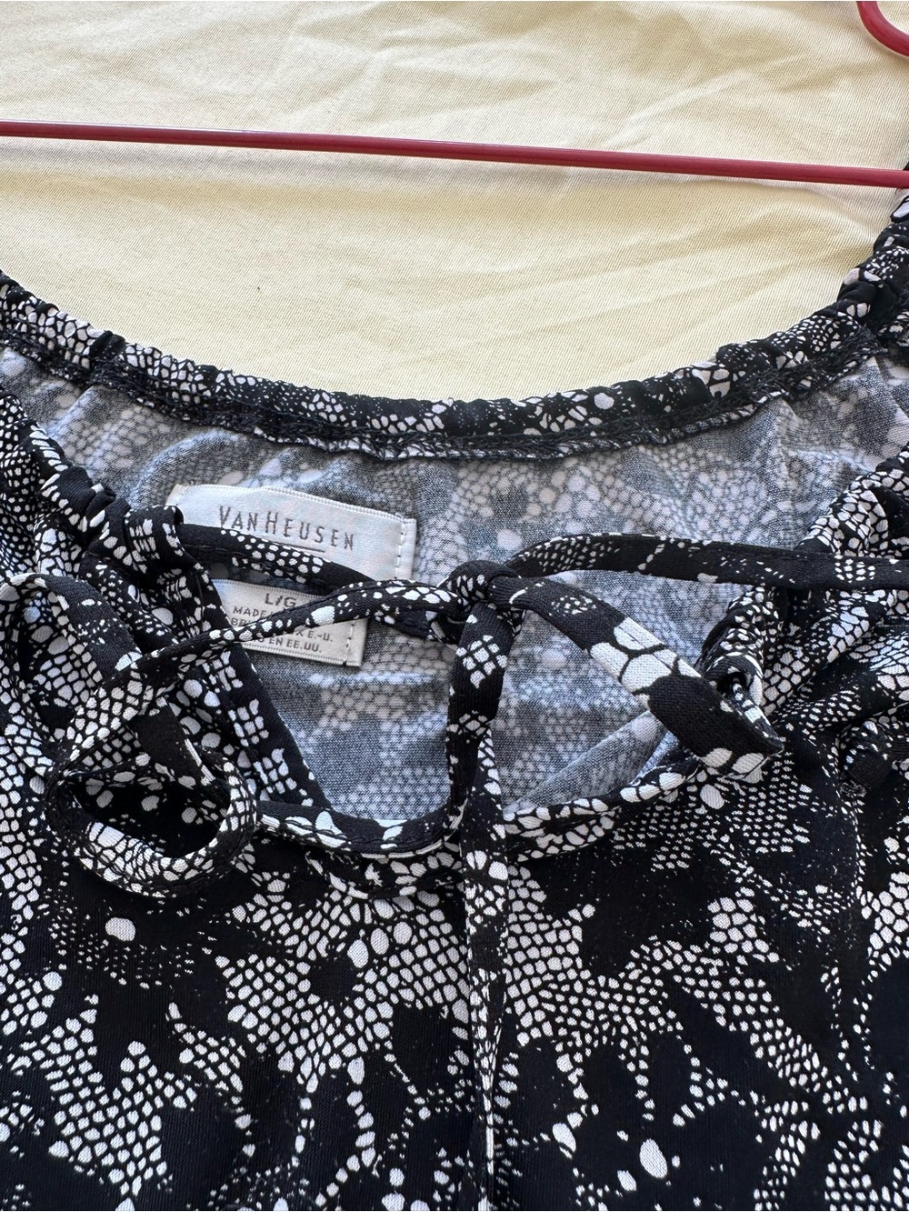 Van Heusen Black Floral V-Neck Blouse with Mixed Print off shoulder soft - Picture 5 of 14